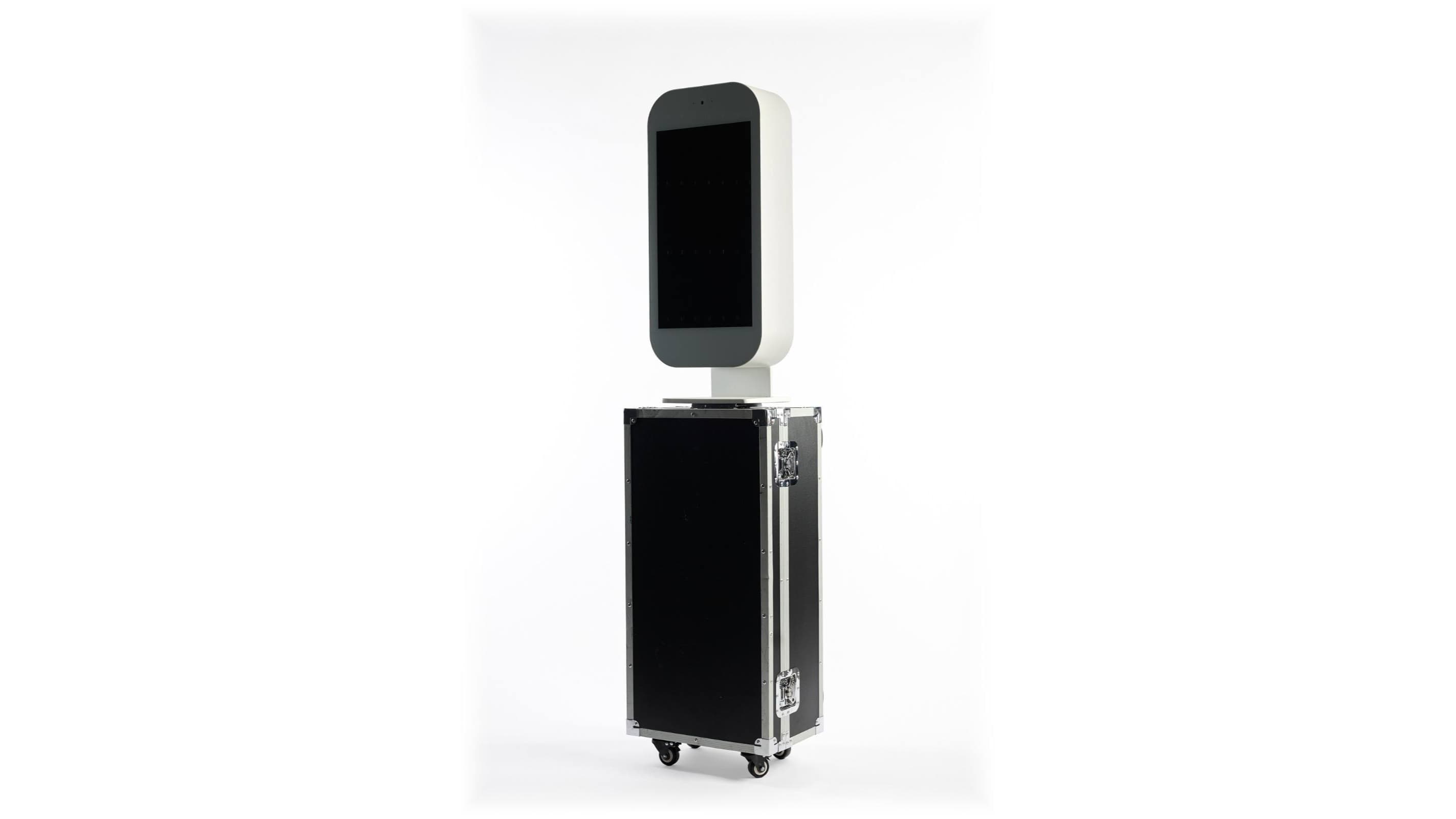 Vis a Vis 21,5″ a schermo spento
